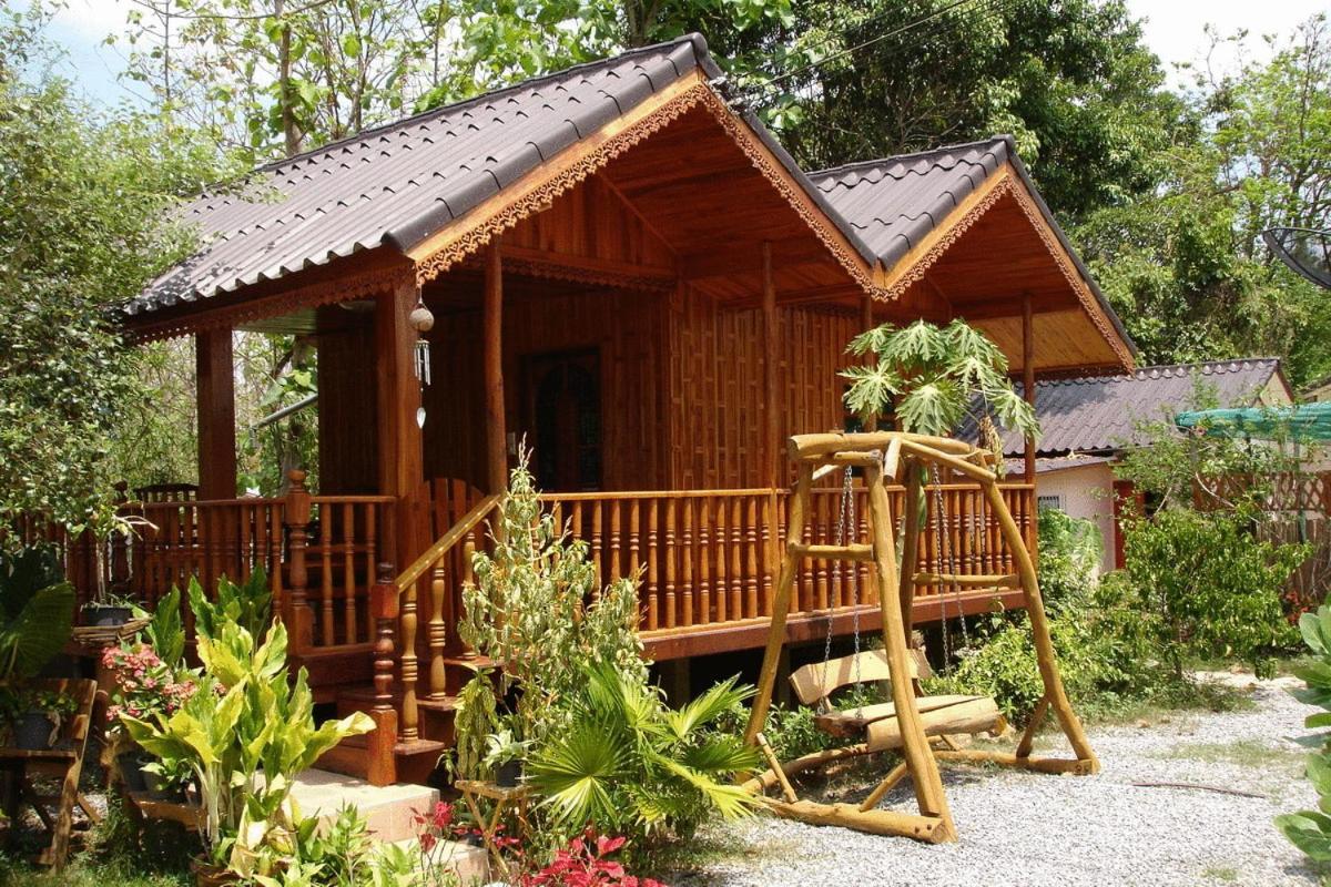Home Stay Stc Bed And Breakfast Udon Thani Esterno foto
