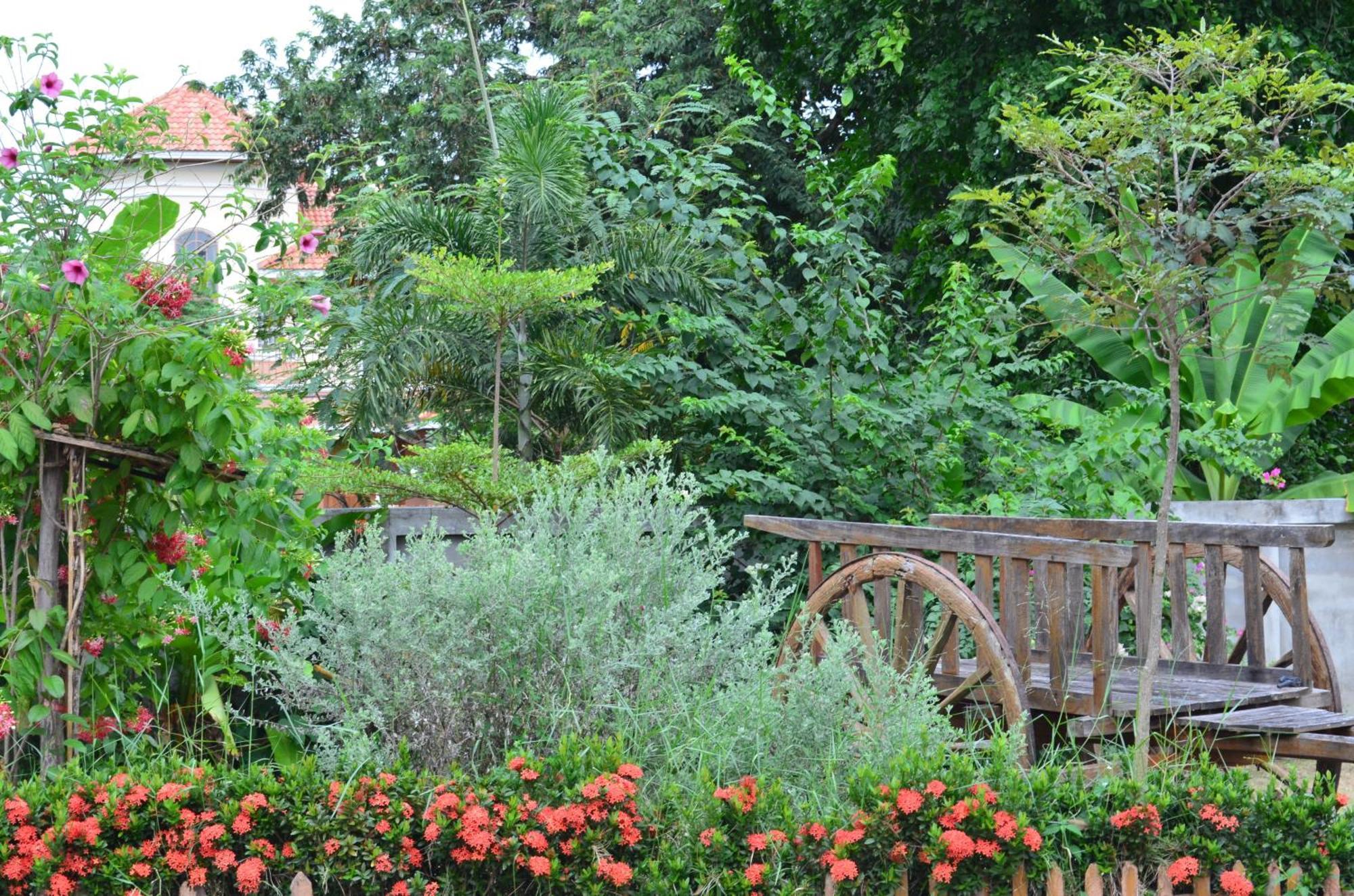 Home Stay Stc Bed And Breakfast Udon Thani Esterno foto