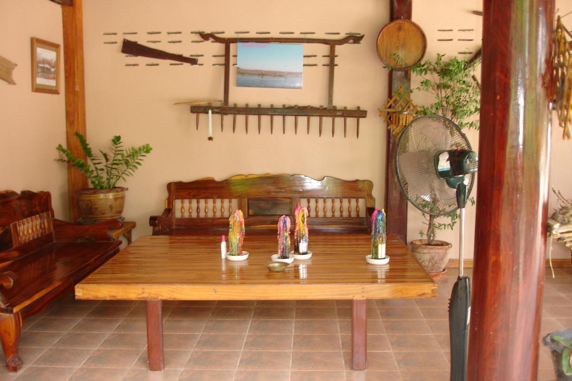 Home Stay Stc Bed And Breakfast Udon Thani Esterno foto