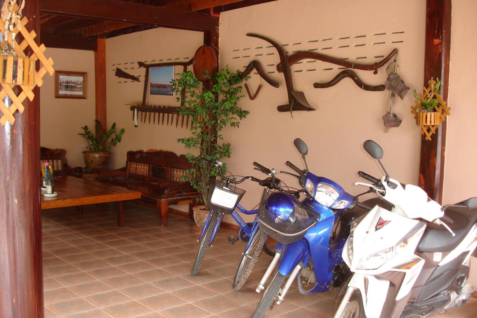 Home Stay Stc Bed And Breakfast Udon Thani Esterno foto